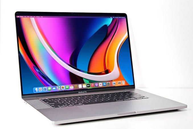 MacBook Pro M3 14" 18GB